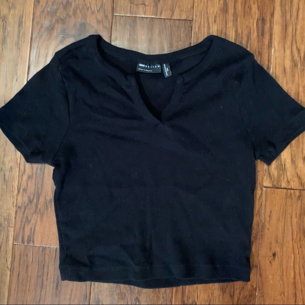 Asos design black v notch short sleeve cropped tee